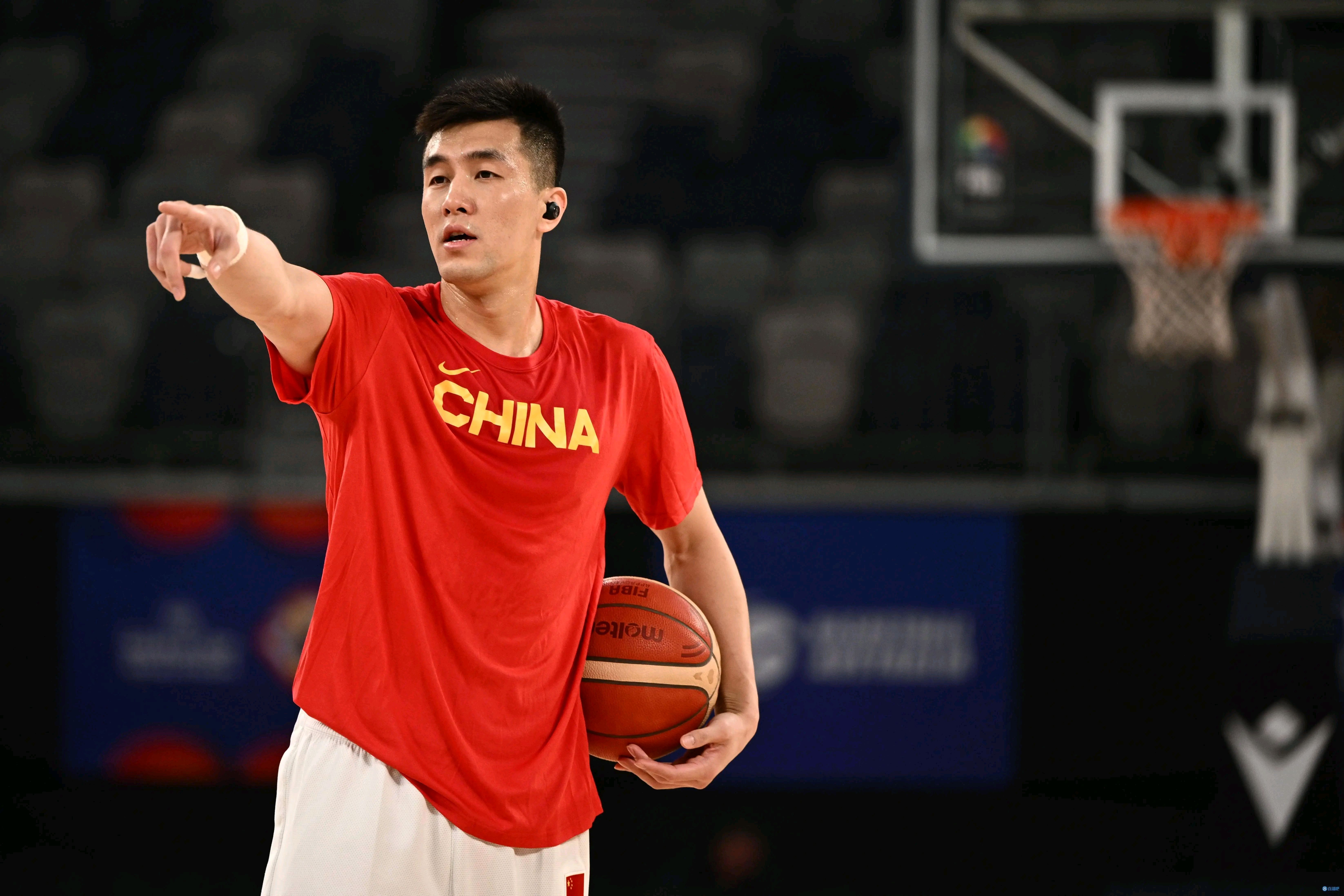 关于比赛局势复杂首场状态出色，中国队观众沸腾！，Doinb重返赛场上演精彩一战的信息