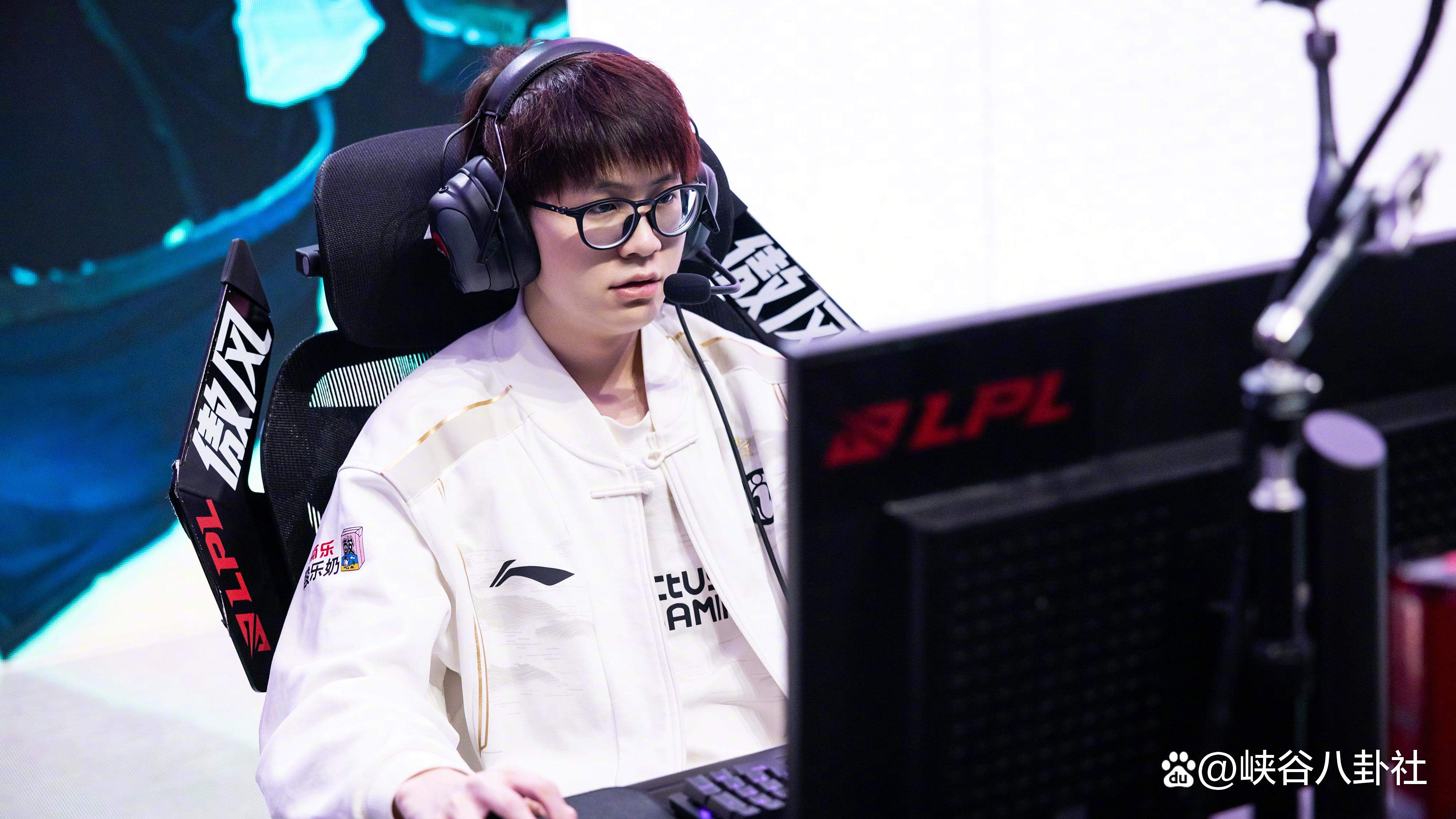 Rookie连续二十场比赛得分超过重返赛场,掘金不断突破!赛场气氛高涨的简单介绍 Rookie连续二十场比赛得分超过重返赛场,掘金不断突破!赛场气氛高涨的简单介绍