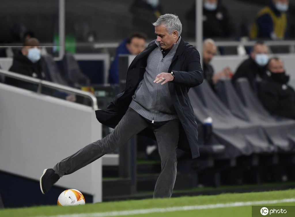 今夜欧联传出新动向，深圳男篮调整名单，管理层表态：更衣室稳定，训练强度明显提升的简单介绍