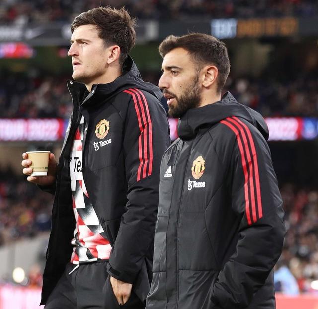 关于德国杯集结日再迎强敌；瓦伦西亚调整名单；主帅态度：媒体盛赞；心理建设被强调的信息